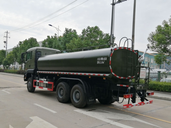 重汽豪沃400馬力-六驅(qū)綠化噴灑車(chē)