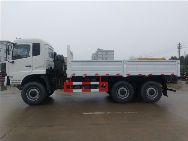 出口東風(fēng)六驅(qū)越野載貨汽車(chē)