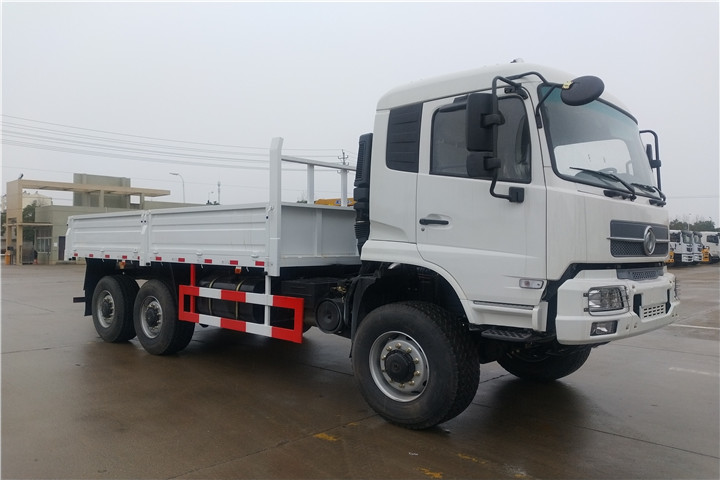 出口東風(fēng)六驅(qū)越野載貨汽車(chē)