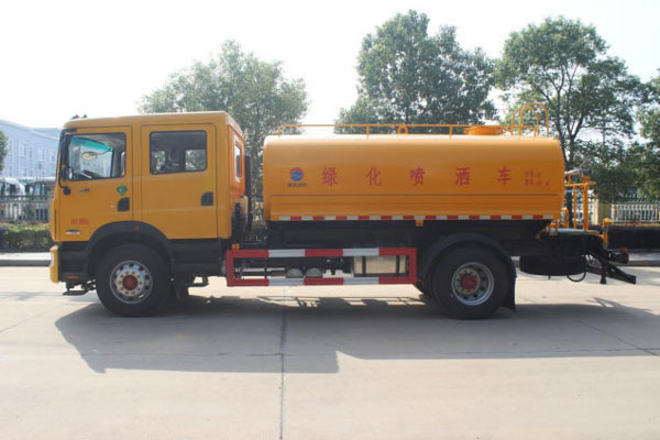 東風(fēng)D9雙排灑水車