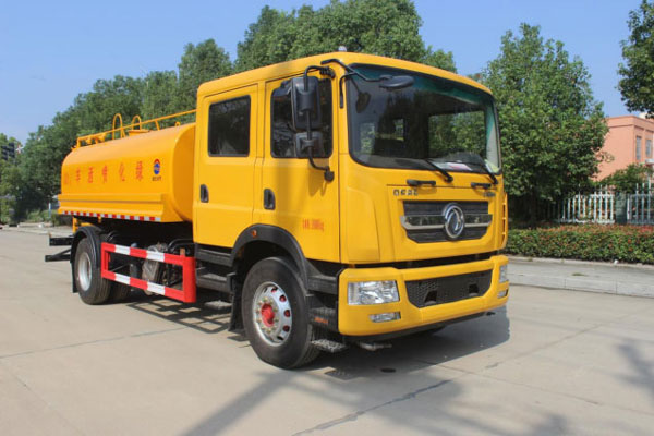東風(fēng)D9雙排灑水車