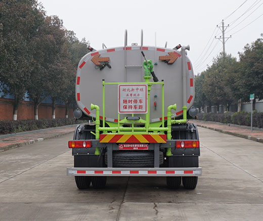 XZL5168GSS6型 四驅灑水車