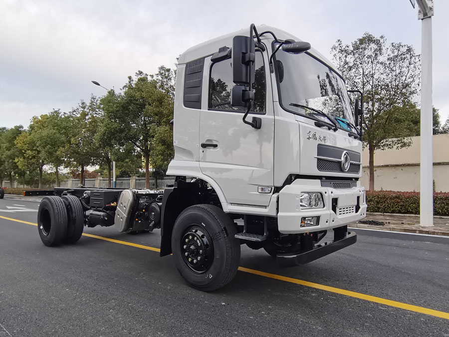KLF5160TXQD6型 四驅墻面清洗車